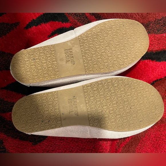 Lands End Women's Wide Width Suede Leather Moccasin Slippers Size 8 - Picture 2 of 3